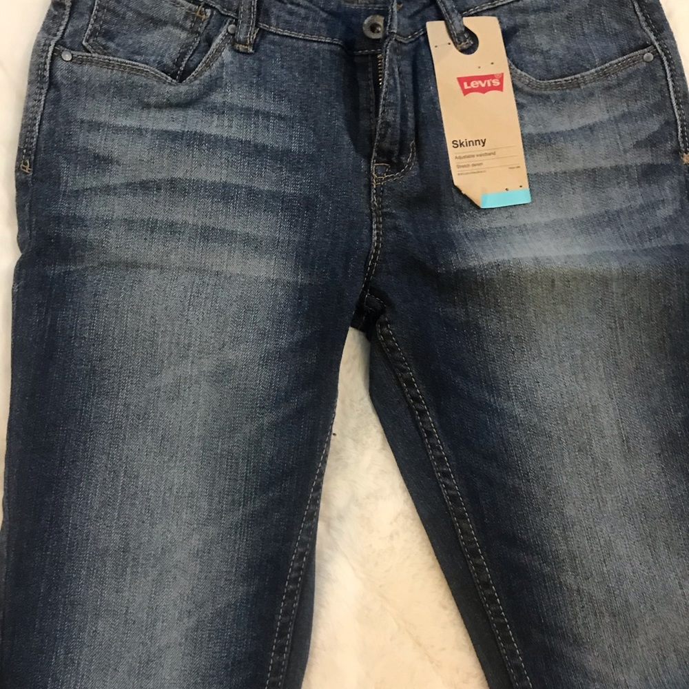 Girls Levi’s straight bottoms skinny jean